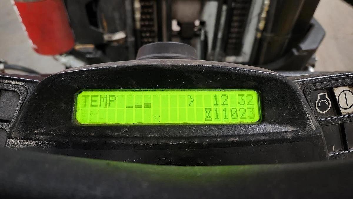 Used 15,500 POUND HYSTER MODEL S155FT FORKLIFT WITH 84" CASCADE PAPER ROLL CLAMP