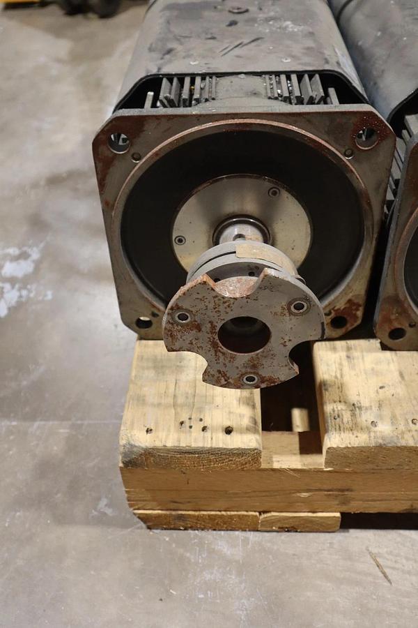 Used Rexroth R911309391 Servo Induction Motor MAD130D-0100-SA-S0-BQ1-35-N1 #HS52