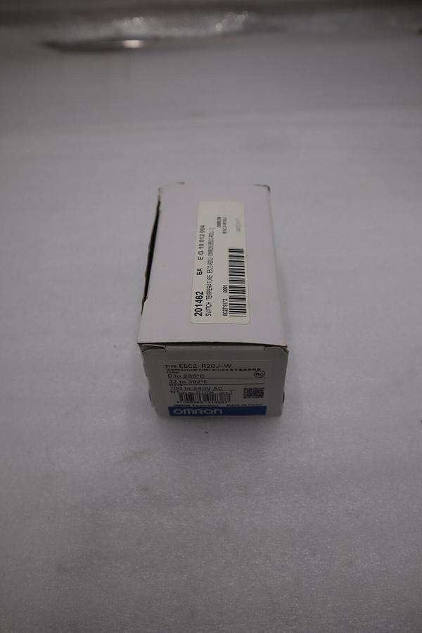 Used NEW OPEN BOX OMRON E5C2-R20J-W TEMPERATURE CONTROLLER E5C2R20JW STK G686A