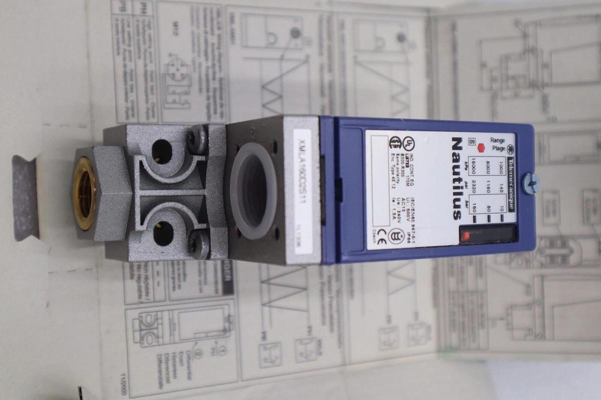 Used NEW TELEMECANIQUE XML A160D2S11 PRESSURE SWITCH XMLA160D2S11 STOCK K-2297
