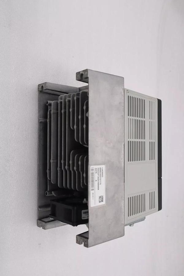 Used ALLEN-BRADLEY 1HP POWER FLEX 70 3-PHASE DRIVE 20AD2P1A0AYNNNN AB STK K-758-A
