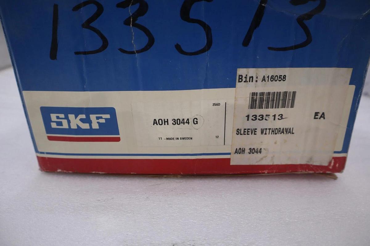 Used NEW SKF AOH3044 G/ AOH 3044 G Withdrawal sleeves STOCK 819D