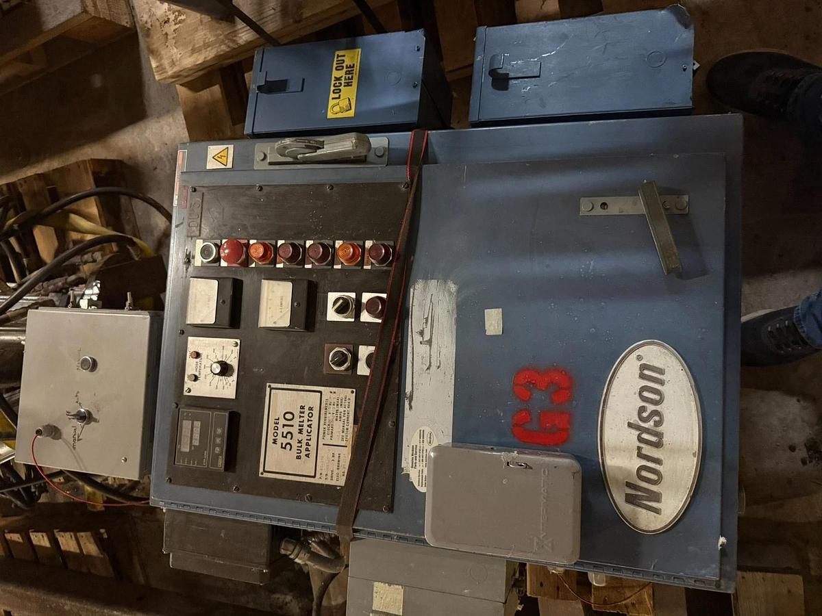 Used NORDSON MODEL 5510 BULK MELTER APPLICATOR SYSTEM