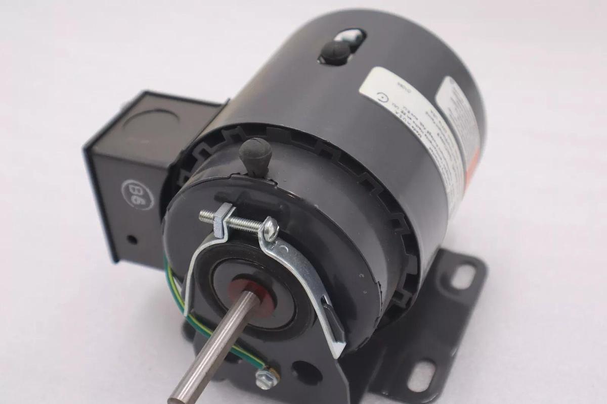 Used 5K006A / 5K006A UNUSED DAYTON MOTOR  115v 1/20 HP STOCK 4517