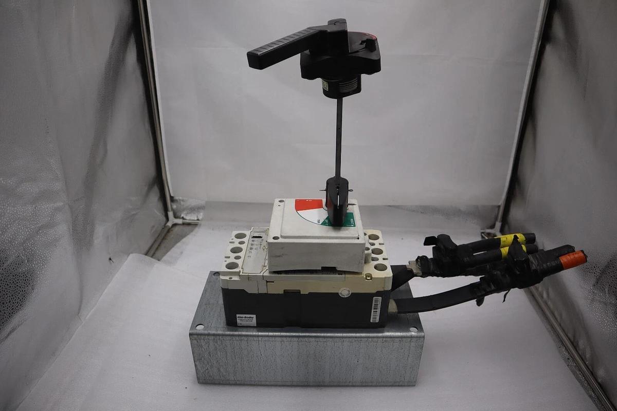 Used ALLEN BRADLEY 140UL6D3D30/ 140U-L6D3-D30 MOLDED CASE CIRCUIT BREAKER STOCK 709-A