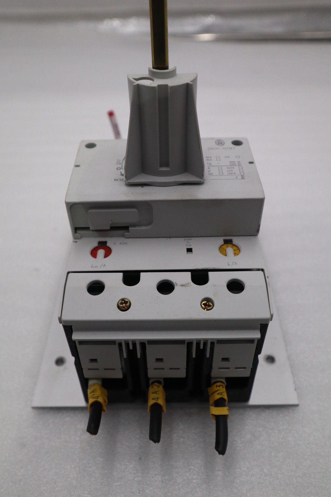 Used Moeller NZM7-40N 40 Amp 480V 50/60HZ Circuit Breaker  STOCK 5332