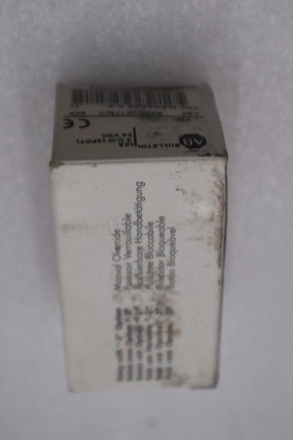 Used LOT OF 2 - NEW Allen Bradley 700-HA33Z24-3-4 Series D STOCK H329A