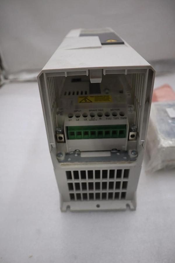ACS580-01-09A0-6 AC DRIVE SERIES GENERAL PURPOSE 3 PHASE 5 HP - STOCK GF-301