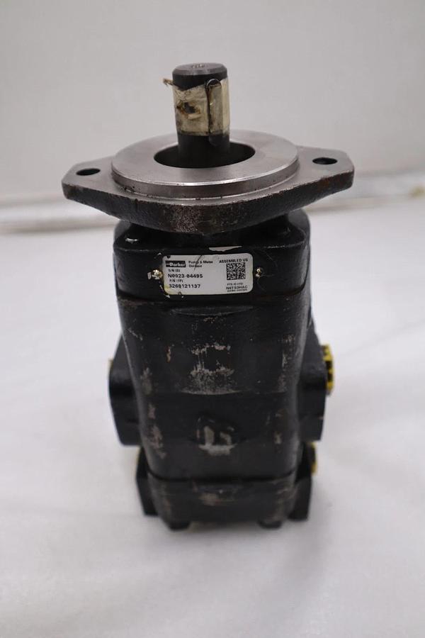 Used 3269121137 Parker Commercial Intertech Gear Pump STOCK H1837