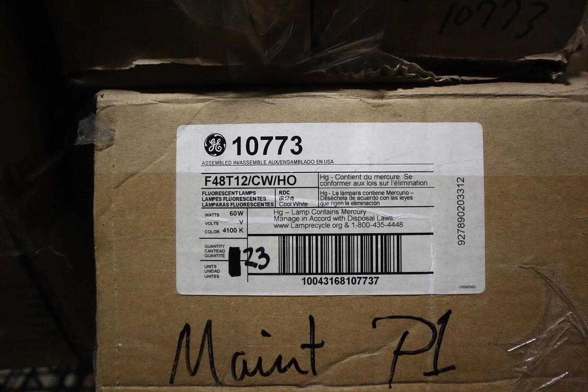 Used GE & Sylvania F4T12/CW/HO Fluorescent Lamps LOT OF 46 #1926-A