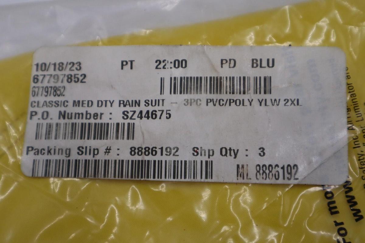 Used MCR Safety 2003X2 Classic PVC/Polyester 3-Piece Rainsuit with Attached Hood H377