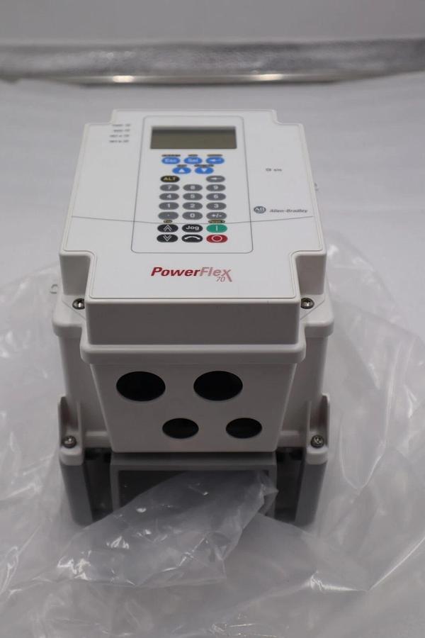 Used ALLEN-BRADLEY 20AD2P1C3AYNANC0 POWERFLEX 70  1 HP AC DRIVE SERIES B STOCK #2800