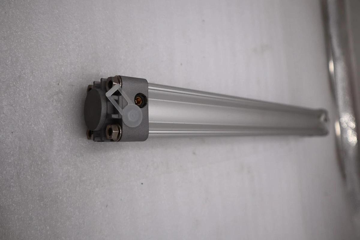 Used Parker P1FER032/G50159-0305 PNEUMATIC CYLINDER P1F SERIES 10 BAR STOCK H1755