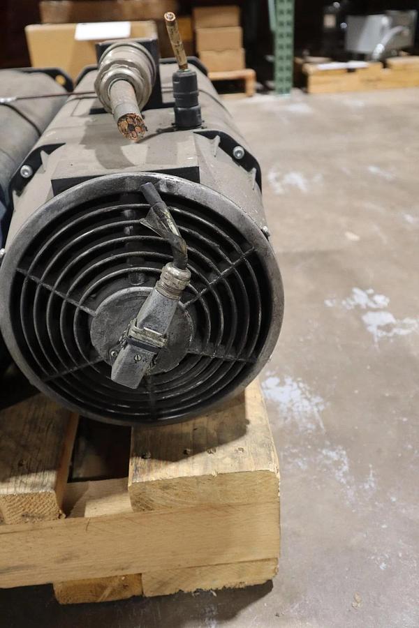 Used Rexroth R911309391 Servo Induction Motor MAD130D-0100-SA-S0-BQ1-35-N1 #HS52