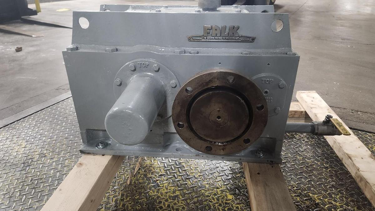 Used FALK ENCLOSED GEAR DRIVE SPEED REDUCER 3.44 RATIO 2050Y1-LD