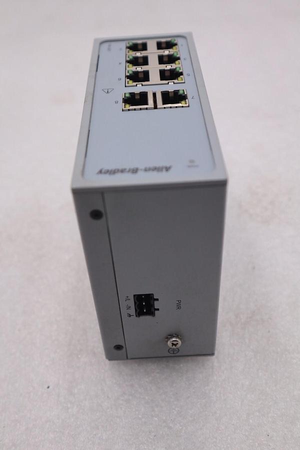 Used ALLEN BRADLEY 1783-US8T STRATIX 2000 UNMANAGED ETHERNET SWITCH SER A #K-2643