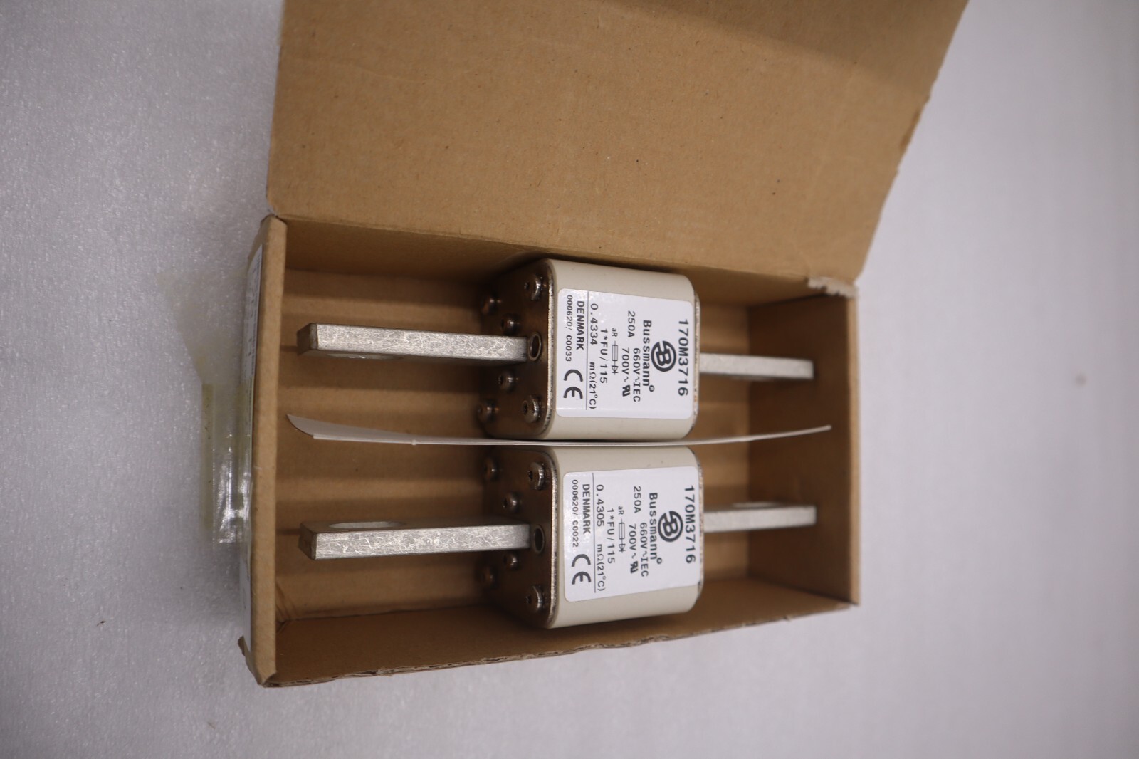 Used BUSSMANN 170M3716, High Speed Fuse, 250AMP (BOX OF 2) FREE SHIPPING NEW #G489A