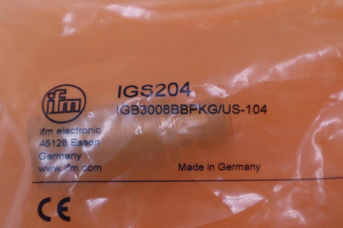 Used LOT OF 2  -  NEW IFM IGS204 Inductive sensor STK H1006A