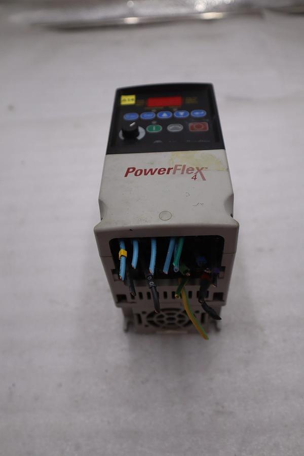 Used Allen-Bradley PowerFlex 4 22A-D2P3N104 380-480V 3 Phase 2.3A 0.75kW 1 HP Drive