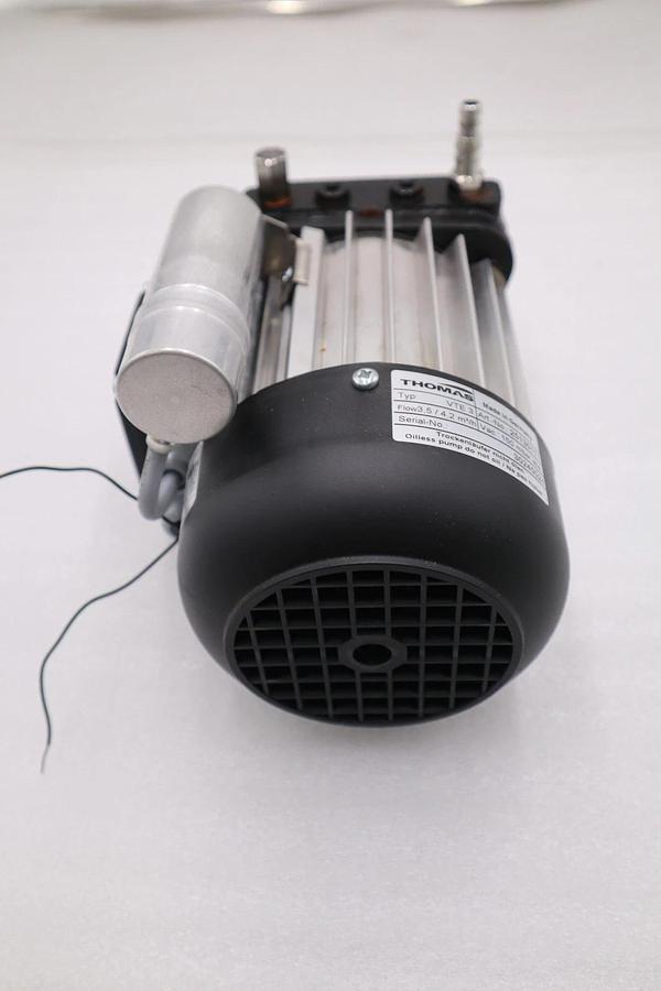 Used NEW THOMAS VTE 3 ART NO 25130111 / SER 30245024 VACUUM PUMP STOCK H1580