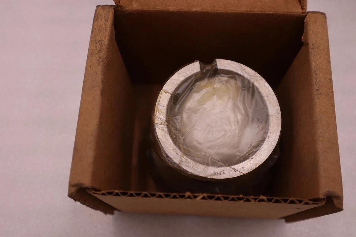 Used NEW IN BOX - SKF SNW113X2.3/16 BEARING ADAPTER SLEEVE - STOCK 5609CC