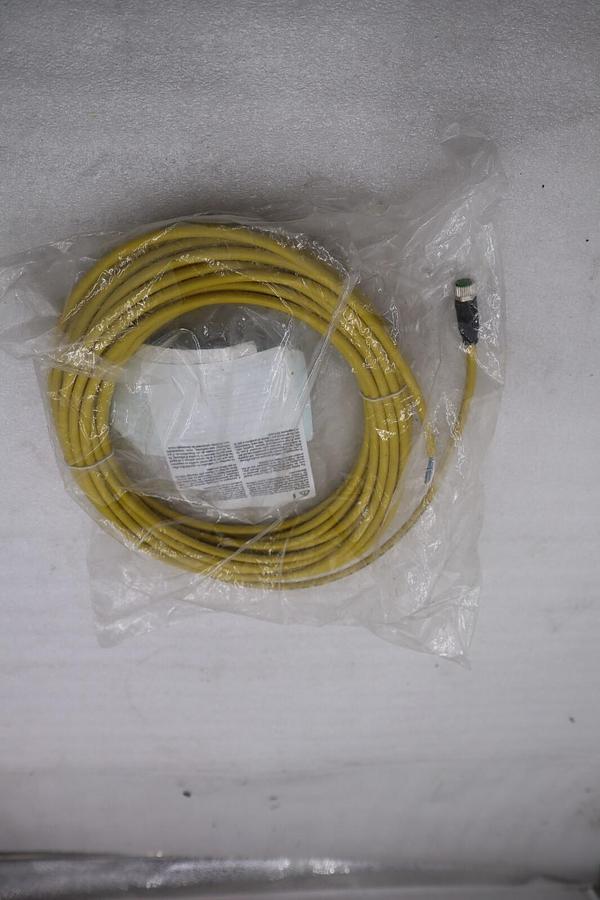 NEW MURR ELEKTRONIK CABLE 7000-08061-0111000  STOCK L-152A
