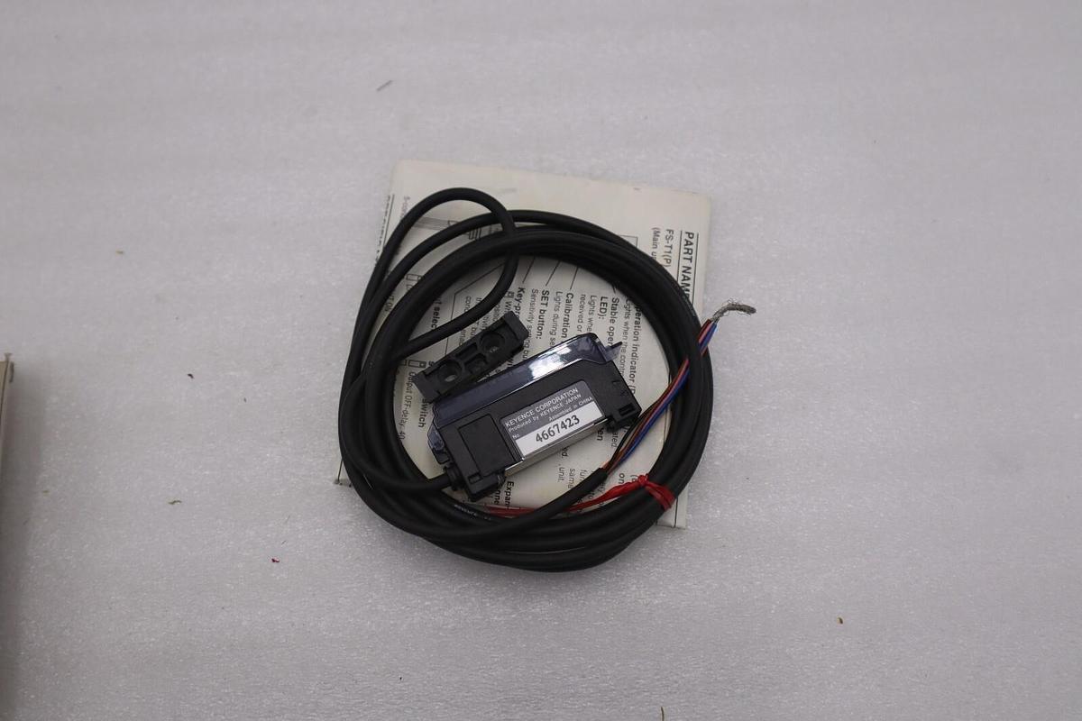 Used NEW OPEN BOX KEYENCE FS-T1 Fiber Optic Sensors FST1 STOCK 613-D