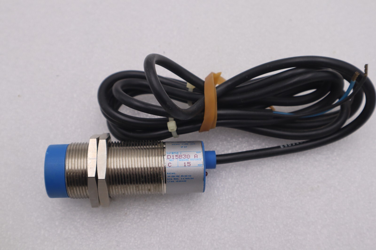 Used ALLEN BRADLEY 871C-D15B30 PHOTO SWITCH SER A #K-551A