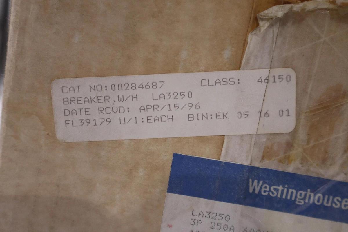 Used NEW IN BOX WESTINGHOUSE LA325 CIRCUIT BREAKER 250 AMP 3 POLE 600VAC STOCK G500