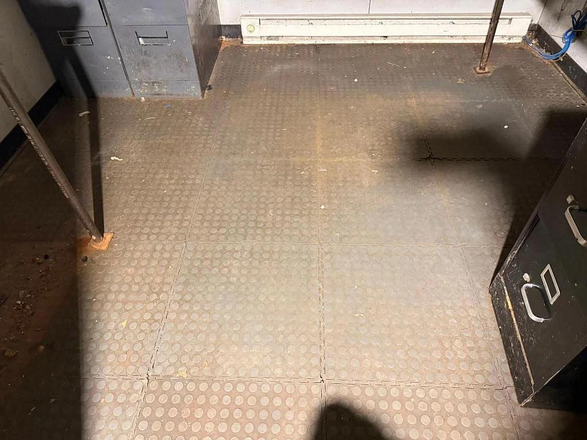 Used MECART ACOUSTIC AND AIR SOLUTIONS CONTROL ROOM 10' WIDE X 10' LONG X 135" TALL