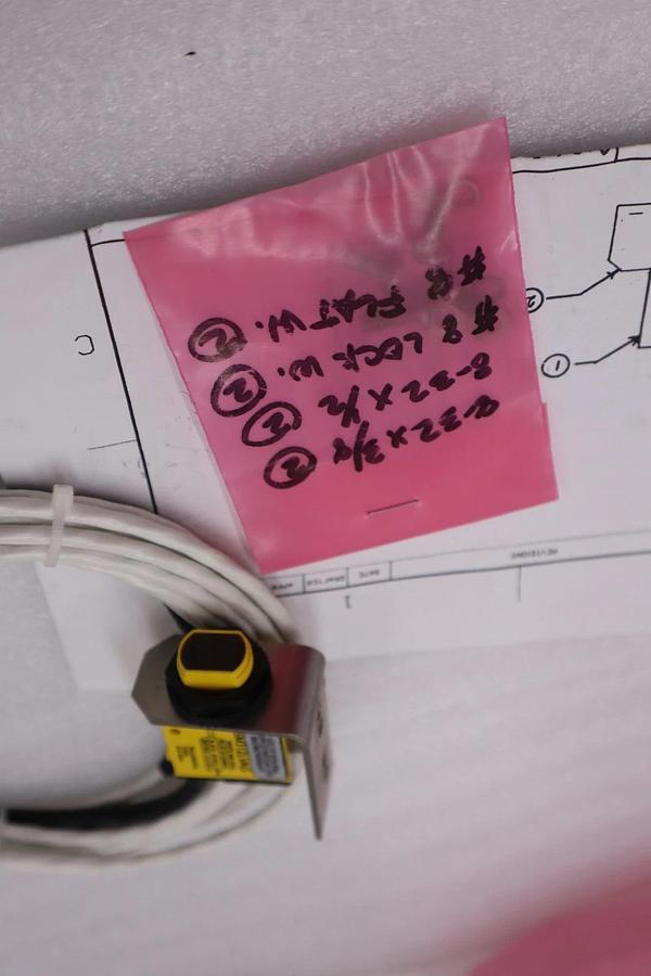 Used NEW Banner SM312LVAG Photoelectric Sensor STOCK H1551A