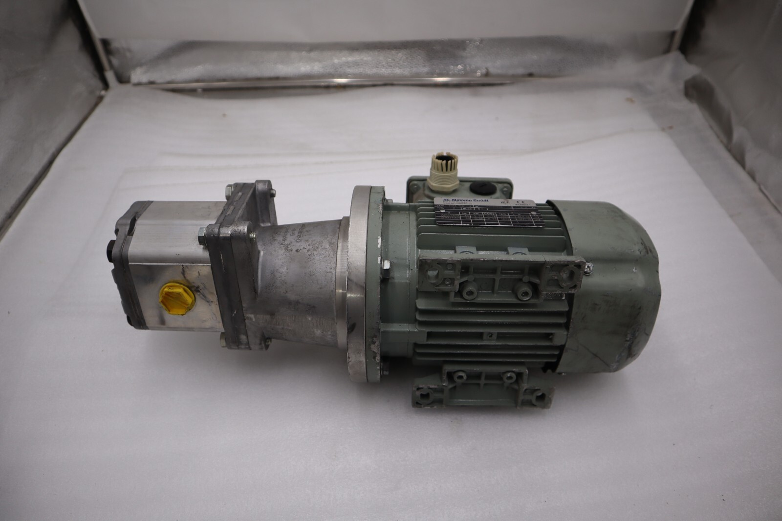 Used FCPA718-4 MOTOR PUMP 220-280/380-480VAC 50/60HZ 1.84A 1680RPM STOCK H991
