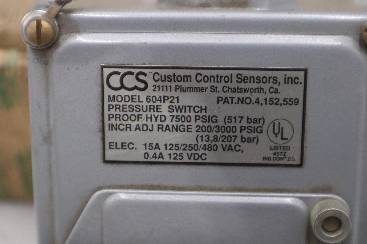 CUSTOM CONTROL SENSORS 604P21 / 604P21 - NEW - STOCK 5667CC