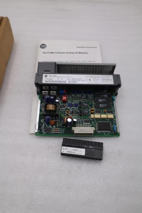 Allen Bradley 1746-NIO4I SLC 500 Analog Output Module - NEW - STOCK 5187CC
