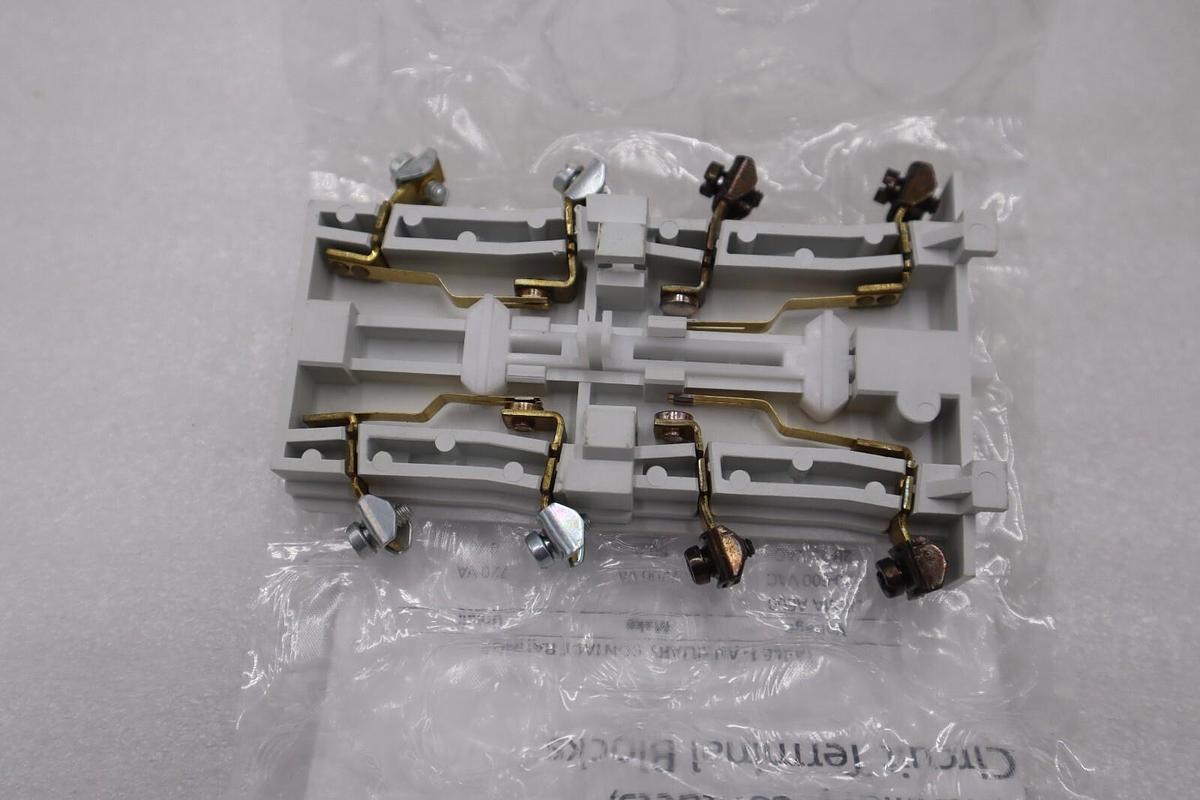 Used NEW OPEN BOX Eaton W22 Auxiliary Contact Kit 2NO & 2 NC STOCK G399A