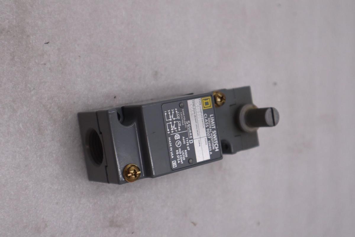 Used NEW OPEN BOX Square D 9007C68T10 Limit Switch STOCK GF738A