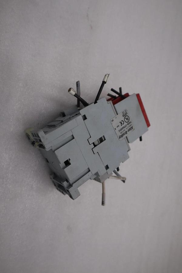 Used Allen-Bradley 700S-CF620DC/ 700-CF310* 100S-F Safety Control Relay #K-1227A 10611320337409