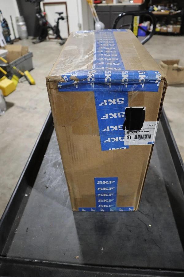 Used LINCOLN INDUSTRIAL 82573 RAM PUMP AIR OPERATED NEW IN BOX STOCK HS18