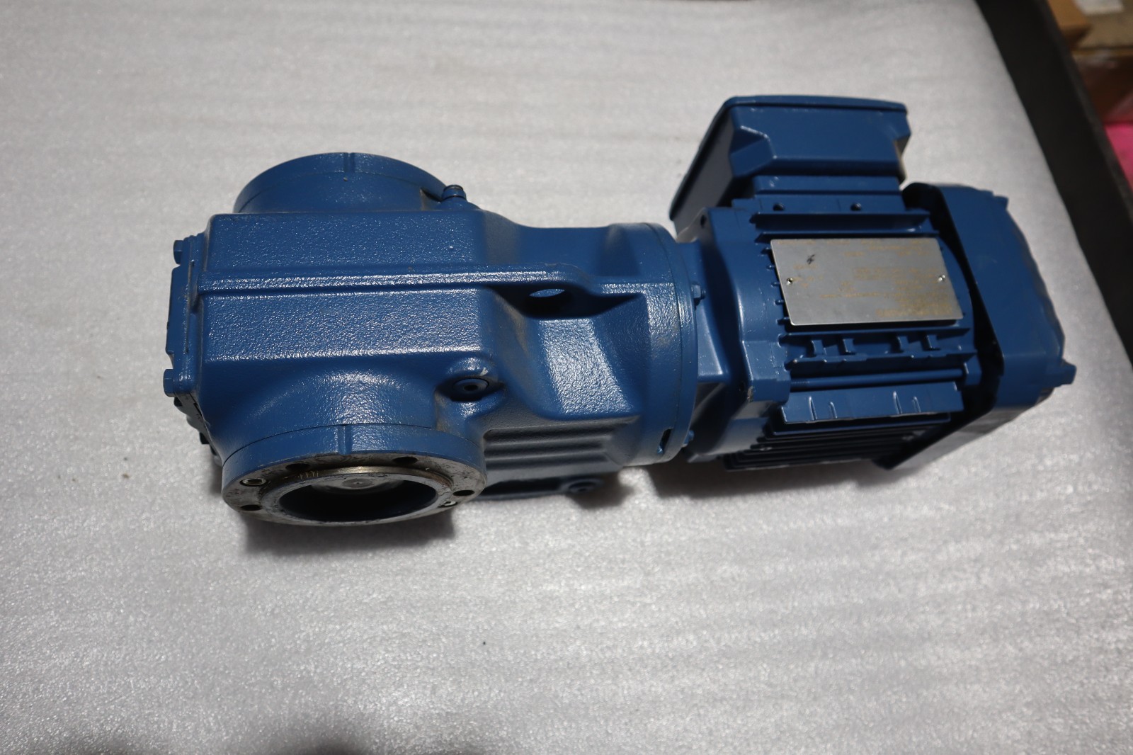 Used SEW EURODRIVE KAZ37 DRN71MS4 / KAZ37DRN71MS4 - NEW NO BOX - STOCK SGF71