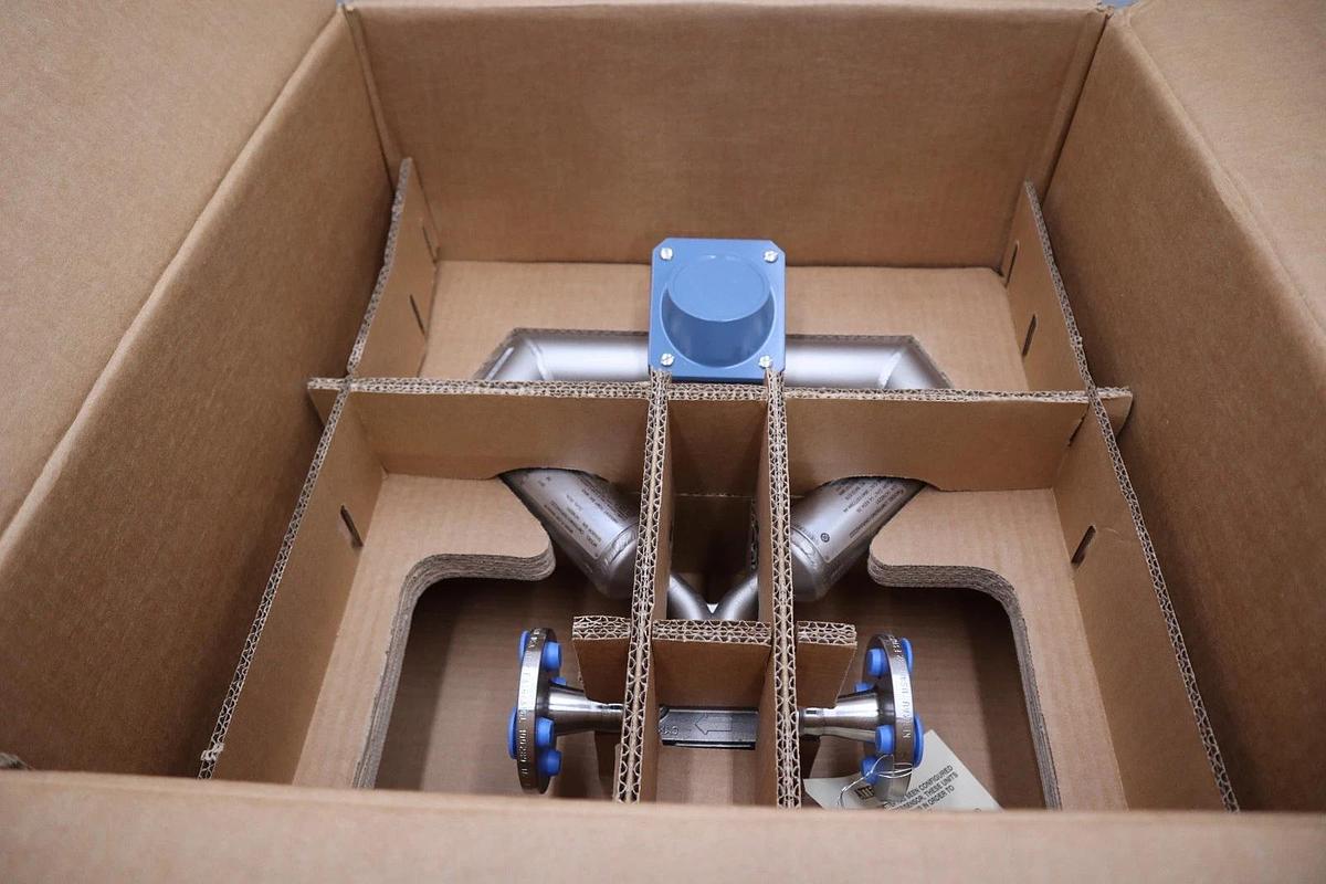 Used EMERSON CMF050M313NRAAEZZZ CORIOLIS METER ELITE 1/2 INCH DN15 - STOCK GF401