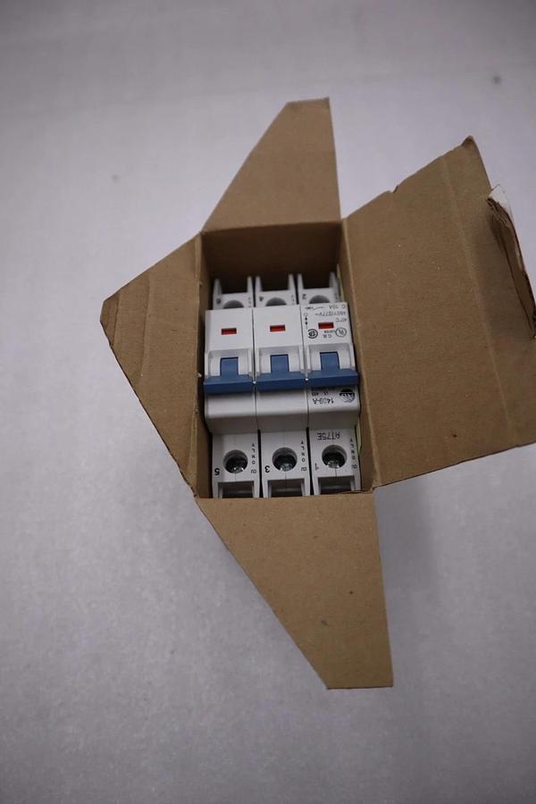 Used NEW IN BOX ALLEN BRADLEY 1489-A3C100 CIRCUIT BREAKER 3 POLE 10A STOCK H283A