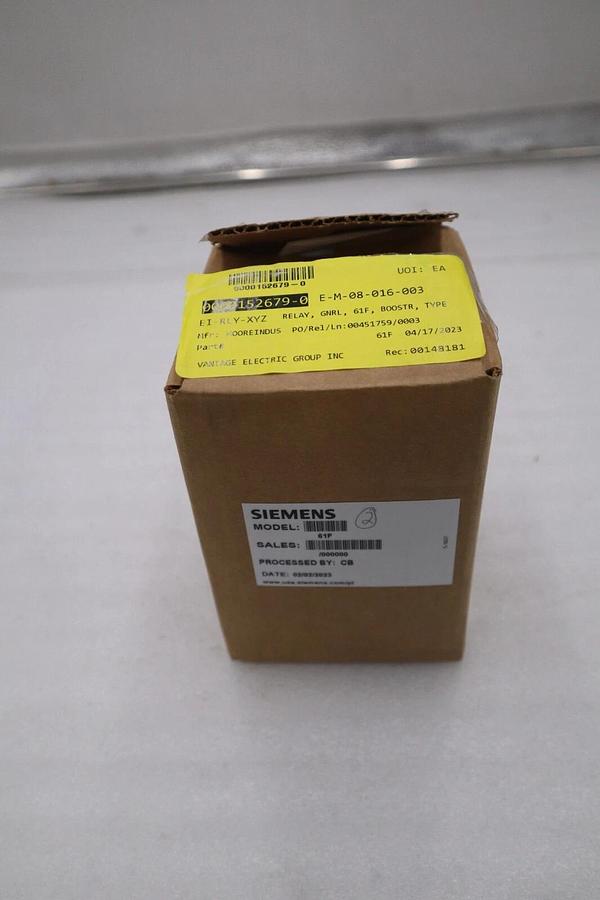 NEW SIEMENS 61F BOOSTER RELAY WITH BOX STOCK G318A