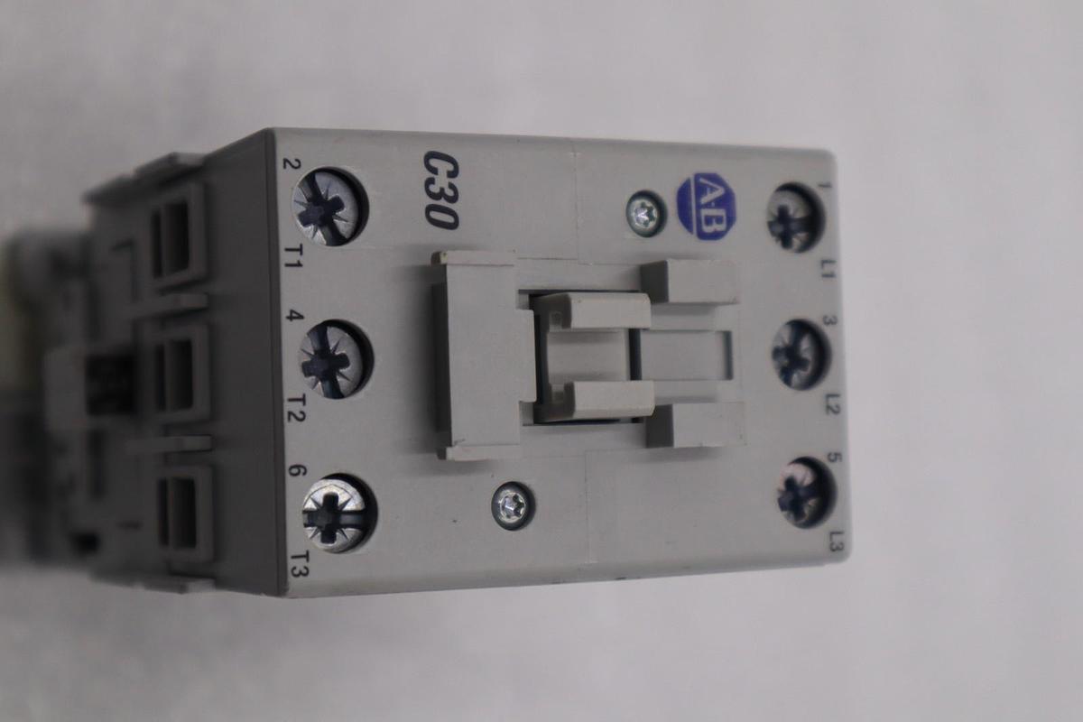 NEW OPEN BOX Allen-Bradley 100-C30D10 AB contactor 100-C30*00 STK L-354C