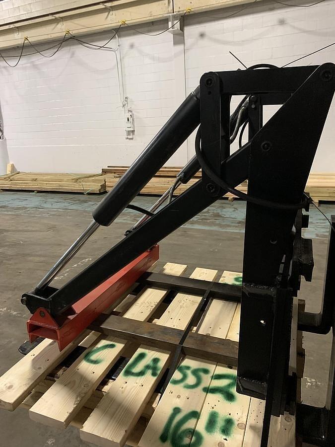 Used LONGREACH FORKLIFT ATTACHMENT CLASS II WITH HYDRAULIC CLAMPING 0CNC040W36001
