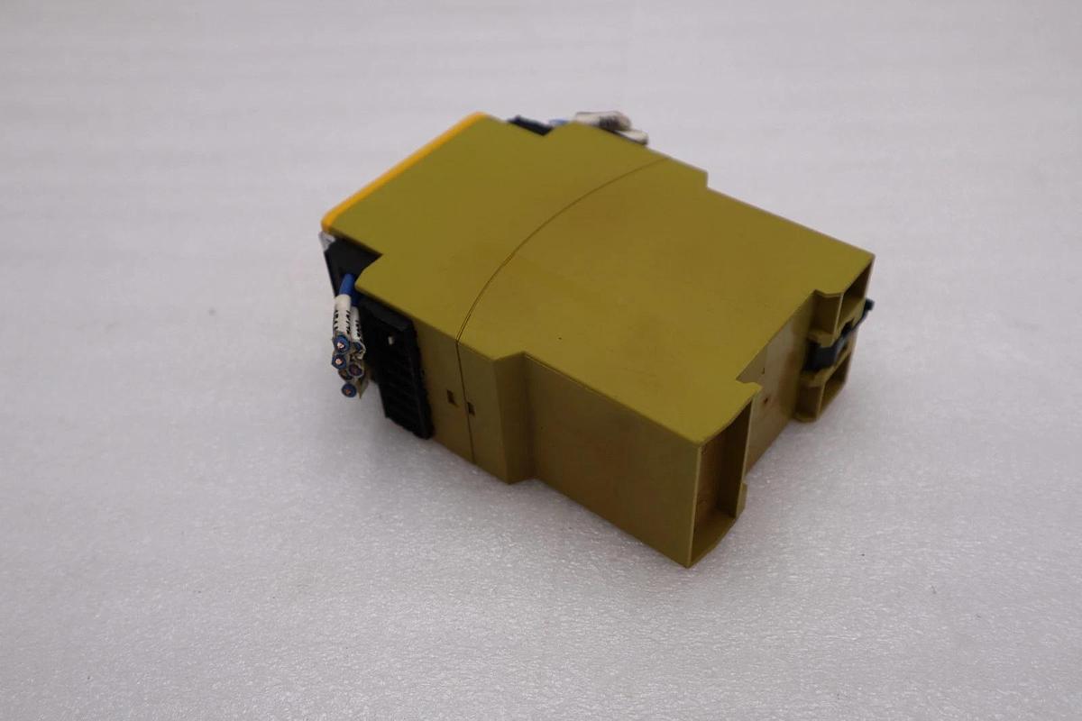 Used LOT OF 2 - Pliz PNOZ X8P 24VDC 3n/o 2n/c 2so Safety Relay Module 777760 #H1717