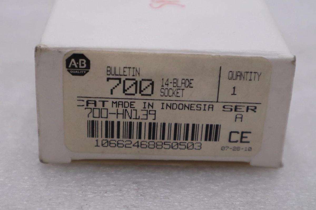 LOT OF 7 - Allen-Bradley 700-HN139 Relay Socket 14-Blade Serial A STOCK H226A