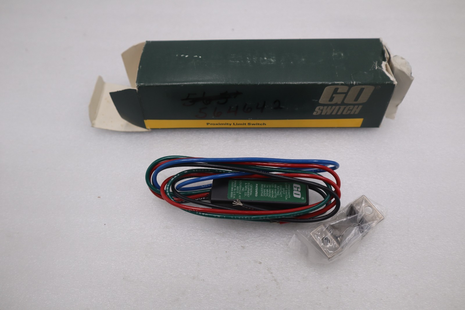 Used GO SWITCH 35-13311-A1 PROXIMITY LIMIT SWITCH NEW OPEN BOX STK G911A