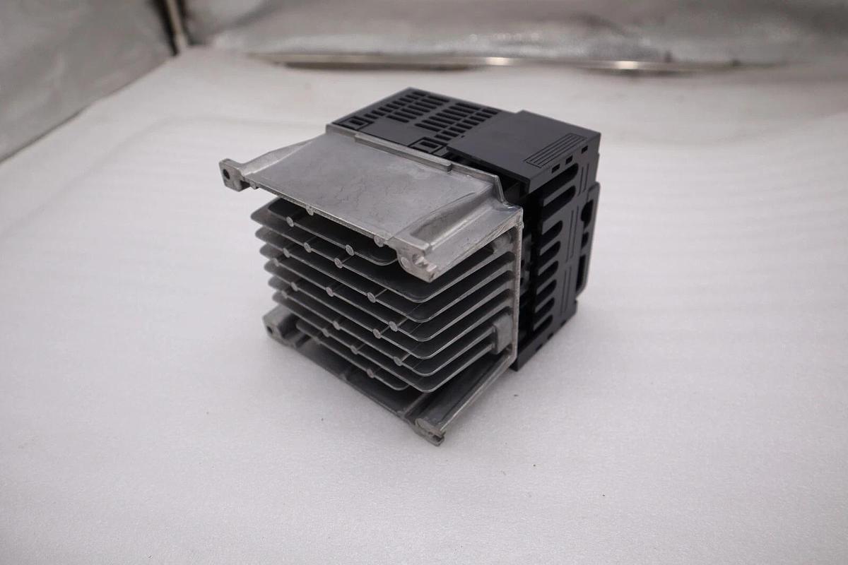 MITSUBISHI FR-D740-012-NA SERVO DRIVE 3 PH AC380/480 NEVER USED SURPLUS #H380A