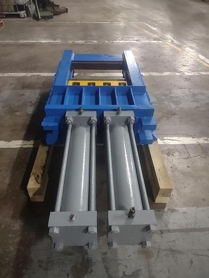 Used NEILSON & HIEBERT TAIL CUTTER WITH HYDRAULIC PACK (TWO AVAILABLE)