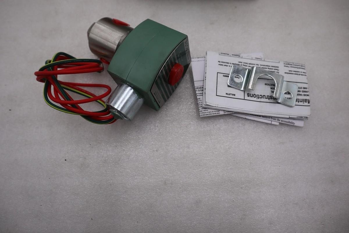 Used ASCO 8320G200 SOLENOID VALVE 1/4” NPT 100PSI 120 VALVE STK GF80A